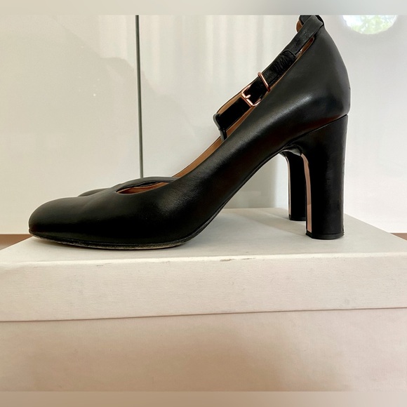 Veronique Branquinho T strap black leather heels with rose gold accent - Picture 3 of 7